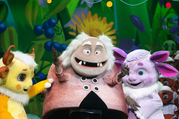 ЁЛКА ТЕЛЕКАНАЛА МУЛЬТ. КОЛЕСО ЧУДЕС